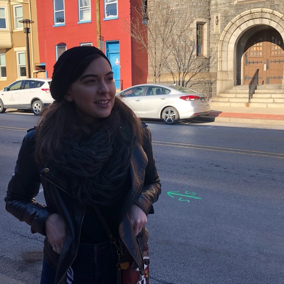 Meet your Posher, Sarah - Picture 2 of 6